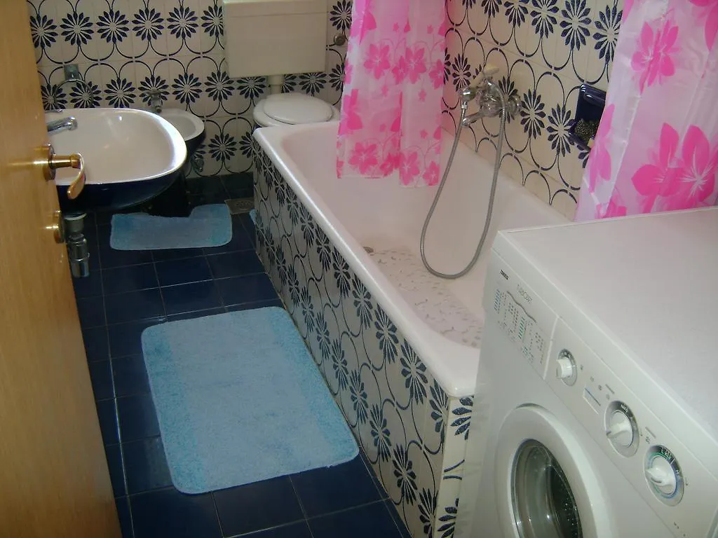 Apartment For Holidays In Pula