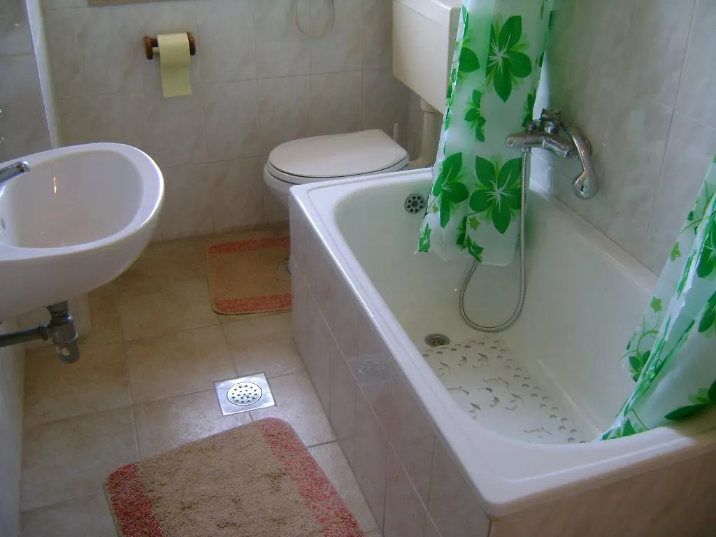 Apartment For Holidays In Pula